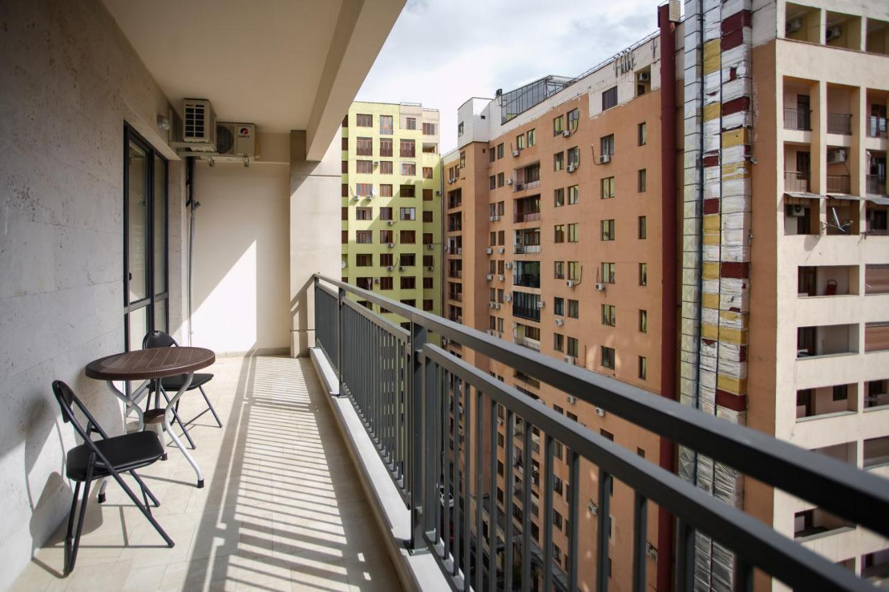 Fantastic Apartments Near Republic Square, Perfect Location, Mystreet Company Jerevan Eksteriør bilde